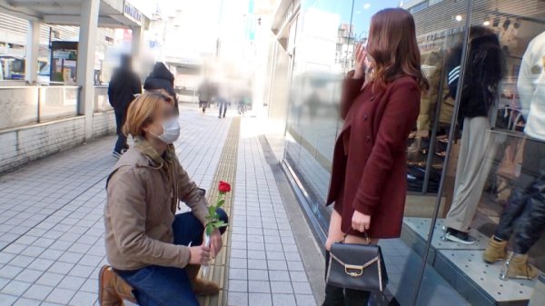 【三尾めぐ】マジ軟派、初撮。 1761 モデルのような出で立ちのニート女子をナンパ！不倫しちゃったりでまともな恋愛してない乾いた心…甘い言葉で褒めちぎってSEXへ誘導！スベスベ美脚を広げての膣奥ピストンで感じまくり！