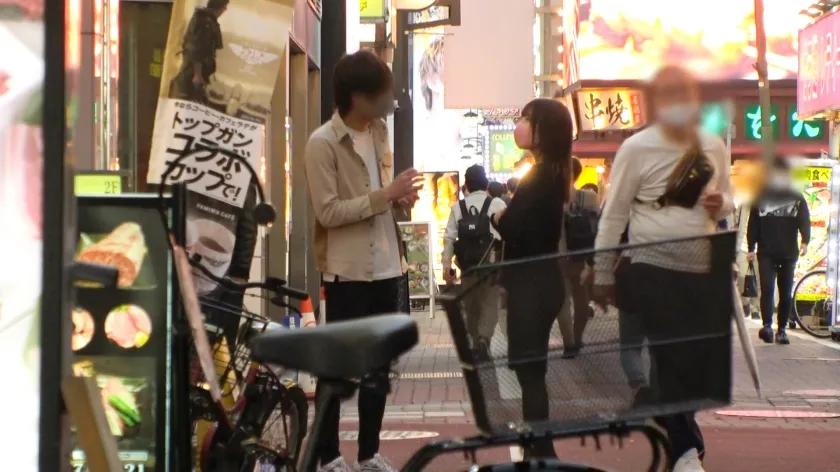 【花丸くるみ】マジ軟派、初撮。 1846 鮮やか乳輪爆乳娘をナンパ！ホテルで飲んでお話してたら、お酒を胸にこぼしてしまい…。エロい服を脱がすとガーターベルトでさらにエロい！ボリューム感がやばい乳と抱き心地最高の色白ムチムチボディが堪らなすぎる！！