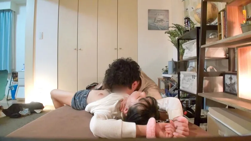 【篠宮花音】百戦錬磨のナンパ師のヤリ部屋で、連れ込みSEX隠し撮り 286 家に連れ込んだ娘が緊張してるのでちょっと強引に迫ったら簡単にヤレたwww なんかイジメたくなるオーラ…案の定スパンキングや首●めすると『好き…』とMっぷりを白状！息も絶え絶えに喘ぎ声を漏らす様は隠しカメラの餌食に！！