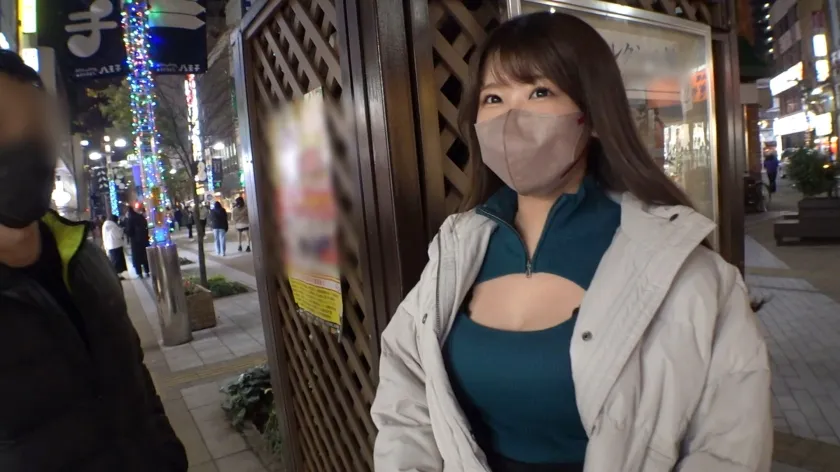 【三田サクラ】マジ軟派、初撮。 1909 胸元ばっくり！おっぱいに自信あるのがまるわかりな爆乳お姉さんをナンパ！恥ずかしがってたのは最初だけ！隠しきれないスケベっぷりはまんまと見破られ、膣奥突かれながら乳首クリクリされてヒイヒイ喘ぐ！