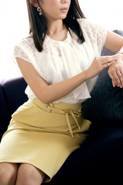 【戸田美々香】ラグジュTV 1439 「お前が寝取られている姿を見てみたい」そんな一言で旦那公認でAVに演出！？初めて会った男、非日常のひと時に興奮を隠し切れず、女盛りを迎えた体は敏感に反応！堅実で清楚に見える美人妻が、徐々に淫乱なオンナと変化するセックスは必見！