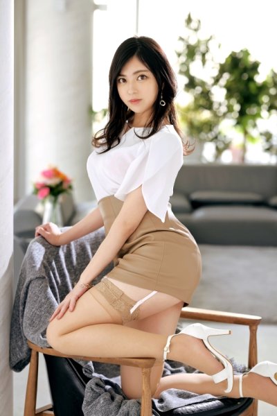 【春乃おと】ラグジュTV 1515 元グラビアモデルの経歴を持つ美女が登場！ムッチリとしたイヤらしい体にオイルを塗りたくれば妖艶さに磨きがかかり、快感ポイントを突くピストンに次第に表情は淫らになりイキ乱れる！