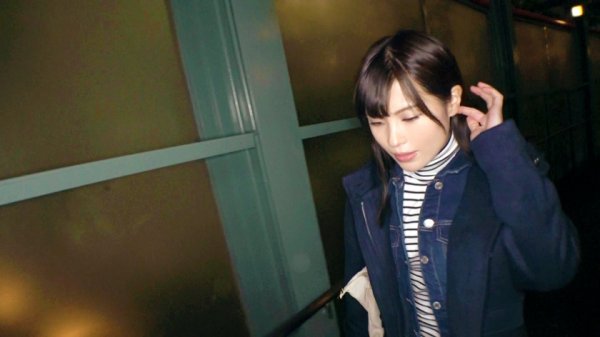 【星村真琴】【超むっつり級】30歳【ドマゾ奥様】まこさん参上！スーパーで品出しをしている彼女の応募理由は『ヘソ・クリを貯めたくて…』旦那には秘密でAV出演！【締りのいいスレンダーBODY】とにかく感度が異常に高い【敏感人妻】即イキ体質！【痙攣足ガクガク】巨根をパイパンおマ○コにねじ込まれ何度もガチイキするドすけべ奥様のSEX絶対に見逃すな！