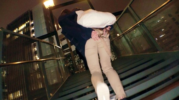 【星村真琴】【超むっつり級】30歳【ドマゾ奥様】まこさん参上！スーパーで品出しをしている彼女の応募理由は『ヘソ・クリを貯めたくて…』旦那には秘密でAV出演！【締りのいいスレンダーBODY】とにかく感度が異常に高い【敏感人妻】即イキ体質！【痙攣足ガクガク】巨根をパイパンおマ○コにねじ込まれ何度もガチイキするドすけべ奥様のSEX絶対に見逃すな！