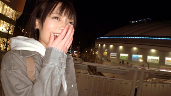 【もなみ鈴】【超ミラクル美少女】20歳【ショートカットでボーイッシュ】すずちゃん参上！ラーメン屋でバイトする彼女の応募理由は『好奇心に負けちゃいました♪』彼氏に内緒でAV出演！希望のエッチは【麺バリ硬】【白濁濃厚スープ】のようなエッチw気持ち良過ぎてヨダレが止まらない激カワ美少女の濃厚SEX絶対に見逃すな！