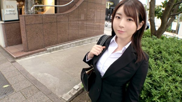 【沙月恵奈】【就活中】【可愛すぎる】えなちゃん参上！就活学生が会社の応募でなくてAVに応募しちゃった♪』自己PRは「おっぱいとお口です♪」応募動機は「今日はたくさん求められたい」エッチ大好き就活学生が内定でなくてチ●ポを求めてきたw【卑猥なお口】【豊満なお乳】無邪気に笑みを浮かべながらのフェラにピストンするたびに揺れまくり巨乳はエロくてマジでサイコーですw刺激を欲したカラダは感度抜群！止めどない快楽に喘ぎ乱れるSEXを見逃すな！！
