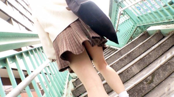 【美井ひなの】【ニコニコ笑顔】【キュート系】ひなのちゃん登場！まさかの地下アイドルが！アイドルだってエッチは大好きなんですwチンポをずっと舐めてられるぐらいエッチ大好き♪【パイパン娘】【感度良好】色白スベスベ美肌にハリのある小ぶりな美乳の若々しいボディにハメれば、可愛らしい喘ぎ声をあげながら顎を上げて気持ち良く感じまくる！！笑顔でフェラチオし、セックスを楽しそうにエロ明るいキュートSEXを見逃すな！