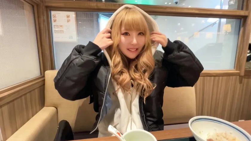 【涼花くるみ】『ウリ』に来たギャル、ウブで可愛くて めちゃめちゃ舐めてくれる。見た目の割りに低姿勢な金髪ギャル、セックスも恥ずかしがり屋かと思いきや… 見たことないレベルで全身めちゃめちゃ舐めてくれる。〈22歳 ネイリストの場合〉