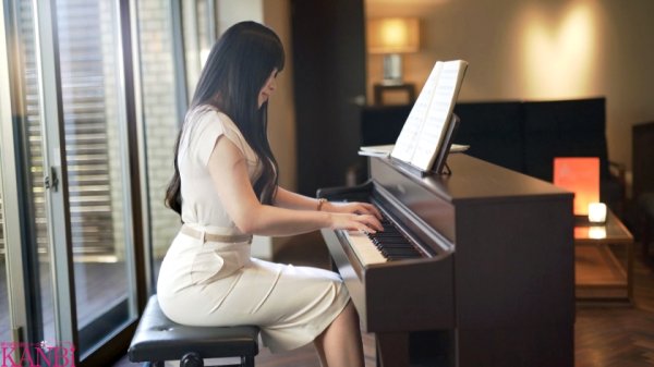 超一流・難関音大卒 某有名ピアノ講師妻 動けなくなった状態で…されたいんです-。 爆乳Hカップ 河村乃亜 34歳 AVデビュー