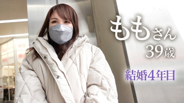 【セフレもいるけど足りないんです…】一見大人しそうな奥さんがSEXとなると豹変！？超濃厚フェラと激しい騎乗位は必見！アラフォー妻の艶かしい美BODYが乱れまくるッ！！ at 神奈川県藤沢市 藤沢駅前