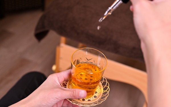 【川菜美鈴】【VR】「カラダの疼きが止まんないのぉぉぉ！」【タッチ禁止！本番NG】絶対お触り禁止の健全エステで【色気ムンムン巨乳お姉さんとキメパコ！】淫語連発でおチンポ欲しがってきたのでお店に内緒で【連続生中出し】 川菜美鈴