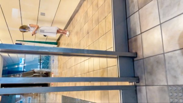 【手島くるみ】【色白スレンダー×ロリBODY】玉舐め責め好きなツンデレ金髪ギャルのキツキツおま●こにおじさんの欲望をどっぷり注入する生ハメ性交！！！