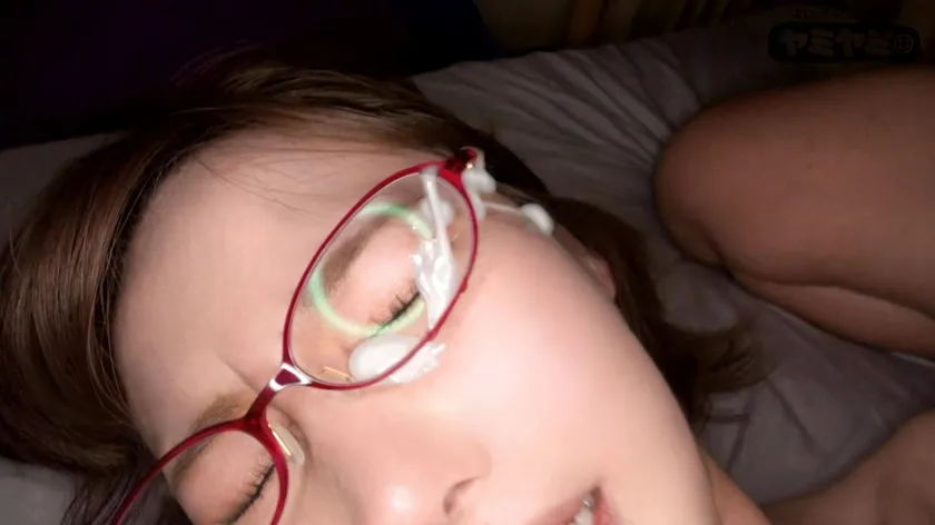 ヤミヤミ012/スマホの充電が逝ったエロSiriメガネOL/ヤミヤミアルコール