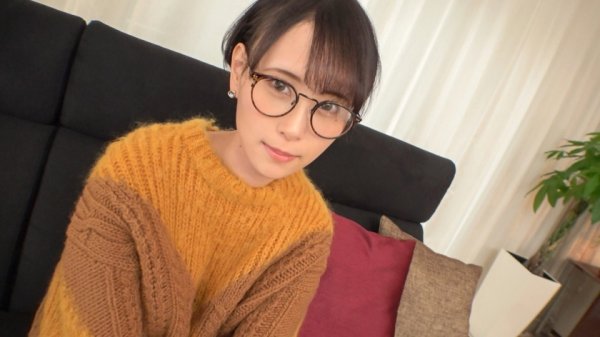 【初撮り】【初心な美白肌】【好奇心旺盛早熟ムスメ】経験人数1人だけの初心なメガネ少女が登場。夢を追いかける役者の卵が、カメラの前で本能のままに痴態を晒して.. ネットでAV応募→AV体験撮影 1693